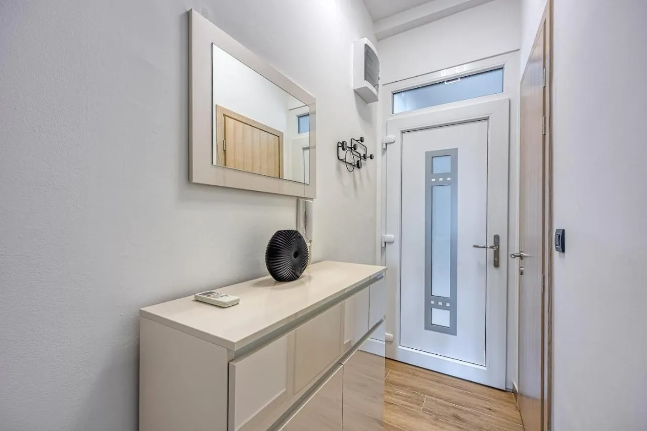 Sara Luxury In City Center Porec Croatia