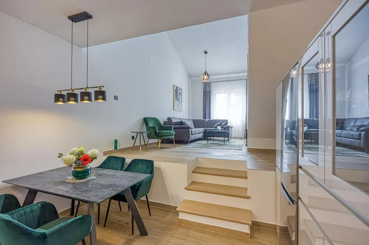 Sara Luxury In City Center Porec